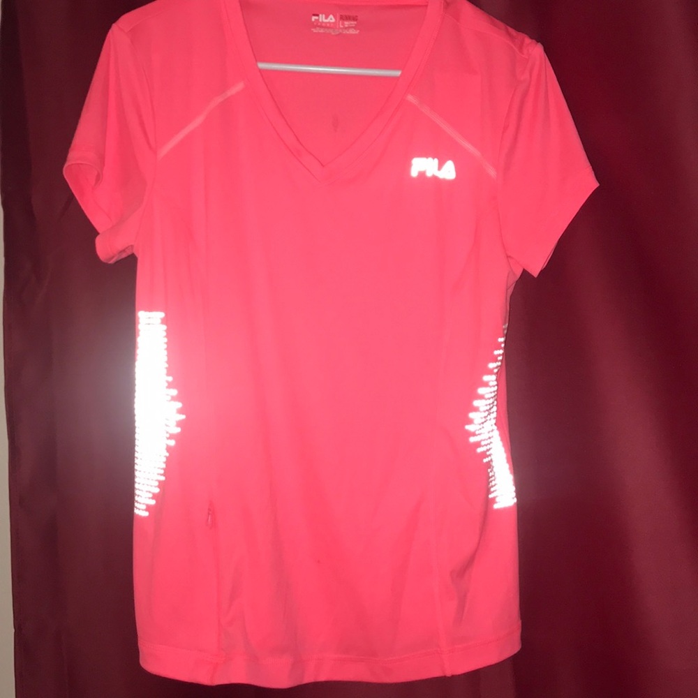 Athletic tee